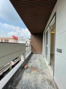 Balcony Image of 950 Sq.ft 2 BHK Builder Floor for rent in Shalimar Bagh New Delhi for Rs. 35000