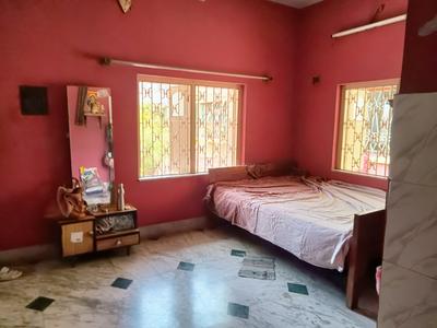 Bedroom Image of 650 Sq.ft 1 RK Builder Floor for rent in Airport Gate No 2 Kolkata for Rs. 8000