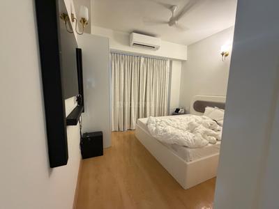 Bedroom Image of 2300 Sq.ft 3.5 BHK Apartment / Flat for rent in DLF One Midtown, Karampura New Delhi for Rs. 99900
