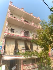 Image of white house in Indirapuram, Ghaziabad