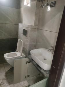 Bathroom Image of 675 Sq.ft 2 BHK Builder Floor for rent in Raju Parak Extension New Delhi for Rs. 19000