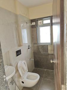 Bathroom Image of 650 Sq.ft 2 BHK Apartment / Flat for sale in Santacruz East Mumbai for Rs. 17500000