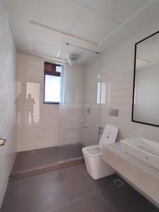 Bathroom Image of 4261 Sq.ft 6 BHK Apartment / Flat for sale in Ambuja Utalika Luxury, Mukundapur Kolkata for Rs. 72000000