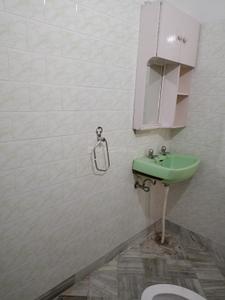 Bathroom Image of 1800 Sq.ft 2 BHK Builder Floor for rent in Sector 10 Panchkula for Rs. 16000