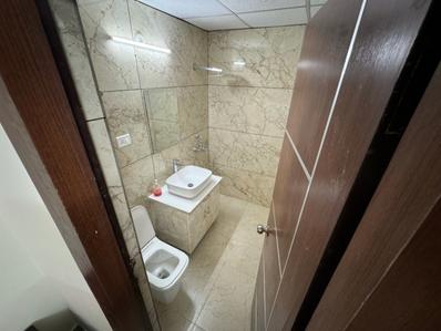 Bathroom Image of 2520 Sq.ft 4 BHK Apartment / Flat for rent in The Antriksh Forest, Sector 77 Noida for Rs. 60000