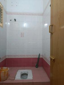Common Bathroom Image of 980 Sq.ft 2 BHK Apartment / Flat for rent in Puthagaram, Ambattur Chennai for Rs. 21000