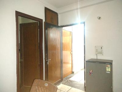 Bedroom Image of 450 Sq.ft 1 BHK Apartment / Flat for rent in Munirka New Delhi for Rs. 18000