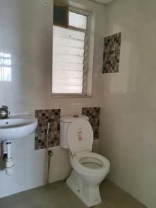 Common Bathroom Image of 1050 Sq.ft 2 BHK Apartment / Flat for sale in Narang Narang Privado, Thane West Thane for Rs. 16280000