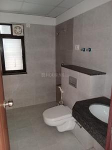 Bathroom Image of 1250 Sq.ft 2 BHK Apartment / Flat for sale in Godrej Oasis, Sector 88A Gurgaon for Rs. 15000000