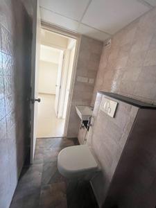 Bathroom Image of 900 Sq.ft 2 BHK Apartment / Flat for sale in Mahindra Happinest Tathawade, Tathawade Pune for Rs. 7500000