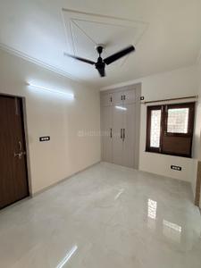 Hall Image of 1350 Sq.ft 3 BHK Apartment / Flat for sale in Patparganj New Delhi for Rs. 28000000