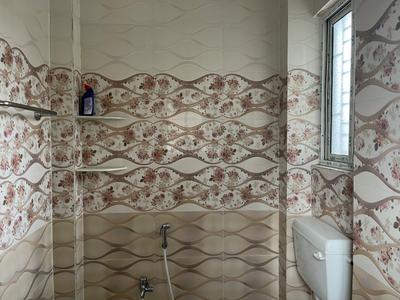 Bathroom Image of 750 Sq.ft 8 BHK Independent House for sale in Maniktala Kolkata for Rs. 8500000