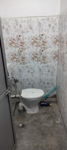 Bathroom Image of 150 Sq.ft 1 RK Independent House for rent in Aliganj Lucknow for Rs. 5000