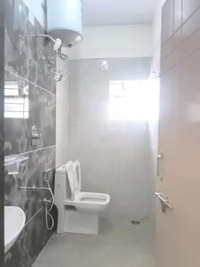 Common Bathroom Image of 1000 Sq.ft 2 BHK Apartment / Flat for rent in Singasandra Bengaluru for Rs. 32000