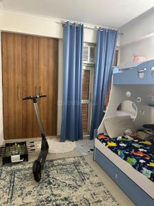 Bedroom Image of 1625 Sq.ft 3 BHK Apartment / Flat for rent in Supertech Livingston, Crossings Republik Ghaziabad for Rs. 22000