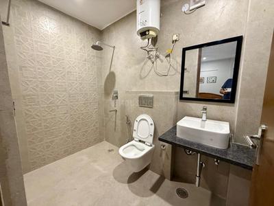 Bathroom Image of 350 Sq.ft 1 BHK Builder Floor for rent in Sector 17 Gurgaon for Rs. 25000