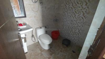 Bathroom Image of 545 Sq.ft 1 RK Studio for rent in Supertech Czar Suites, Omicron I Greater Noida for Rs. 17000