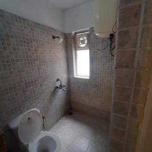 Bathroom Image of 1012 Sq.ft 3 BHK Apartment / Flat for sale in Paras Tierea, Sector 137 Noida for Rs. 11000000