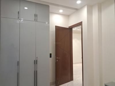 Bedroom Image of 1350 Sq.ft 3 BHK Builder Floor for sale in Paschim Vihar New Delhi for Rs. 29000000