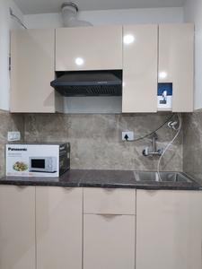 Kitchen Image of 950 Sq.ft 1 BHK Builder Floor for rent in CGHS Urban Green, Sector 39 Gurgaon for Rs. 32000