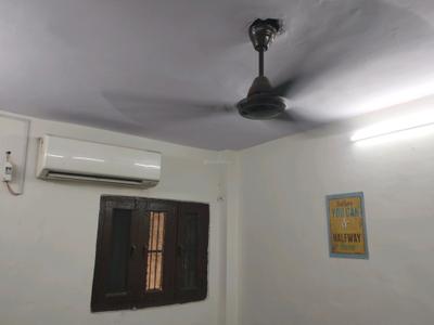 Bedroom Image of 1250 Sq.ft 3 BHK Apartment / Flat for sale in Paschim Vihar New Delhi for Rs. 12500000
