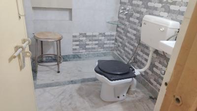 Image of 1750 Sq.ft 3 BHK Apartment / Flat for rent in Sector 4 Dwarka, New Delhi for Rs. 38000