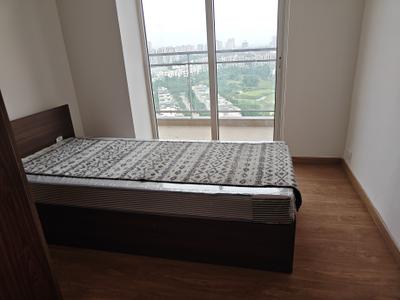 Bedroom Image of 975 Sq.ft 2 BHK Apartment / Flat for rent in Godrej The Suites, Jaypee Greens Greater Noida for Rs. 38000