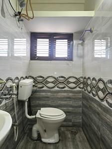 Common Bathroom Image of 900 Sq.ft 2 BHK Builder Floor for rent in Whitefield Bengaluru for Rs. 19000