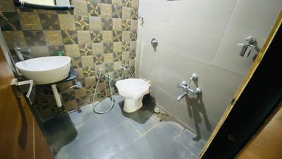 Bathroom Image of 1322 Sq.ft 2 BHK Apartment / Flat for rent in Jodhpur Ahmedabad for Rs. 27000