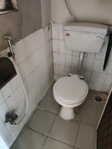 Common Bathroom Image of 550 Sq.ft 1 BHK Apartment / Flat for sale in Hiranandani Maple A B and C Wing, Powai Mumbai for Rs. 16000000