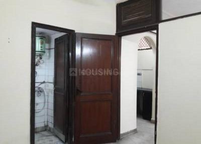 Bedroom Image of 410 Sq.ft 1 BHK Builder Floor for rent in Sant Nagar New Delhi for Rs. 24000