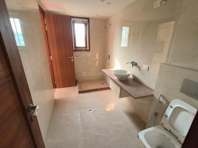 Image of 2400 Sq.ft 3 BHK Builder Floor for sale in Defence Colony, New Delhi for Rs. 110000000