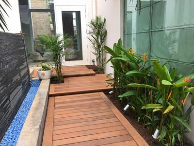 Balcony Image of 10000 Sq.ft 5 BHK Independent House for rent in Neelankarai Chennai for Rs. 400000