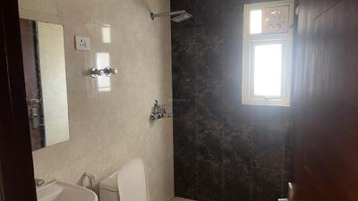 Image of 1000 Sq.ft 2 BHK Apartment / Flat for rent in SG Shikhar Height, Siddharth Vihar, Ghaziabad for Rs. 24000