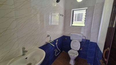 Bathroom Image of 950 Sq.ft 2 BHK Apartment / Flat for sale in Dhakuria Kolkata for Rs. 5700000