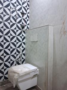 Common Bathroom Image of 1000 Sq.ft 2 BHK Apartment / Flat for sale in Capital Hometech Pride 2, Sector 73 Noida for Rs. 4109876