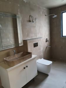 Common Bathroom Image of 4500 Sq.ft 4 BHK Builder Floor for sale in DLF Phase 2 Gurgaon for Rs. 66000000