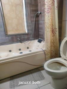 Down Town Cheryl Bathroom One 4