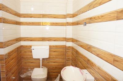 Bathroom Image of 681 Sq.ft 2 BHK Apartment / Flat for sale in Anakaputhur Chennai for Rs. 3900000
