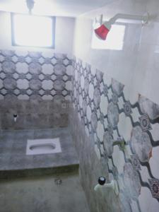 Bathroom Image of 1000 Sq.ft 2 BHK Independent House for rent in Avaniyapuram Madurai for Rs. 10500