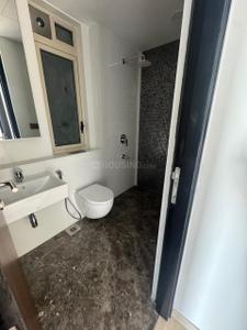 Bathroom Image of 3450 Sq.ft 4 BHK Apartment / Flat for sale in Hiranandani Gardens Odyssey II, Powai Mumbai for Rs. 125100000