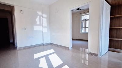 Living Room Image of 800 Sq.ft 2 BHK Apartment / Flat for rent in Shree Vardhman Mantra, Sector 67 Gurgaon for Rs. 21000