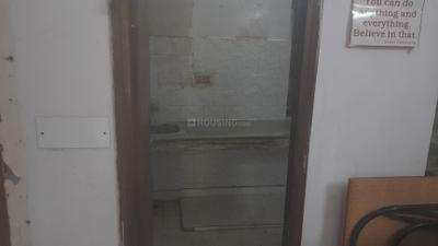 Kitchen Image of 150 Sq.ft 1 RK Independent House for rent in Mukherjee Nagar New Delhi for Rs. 14000