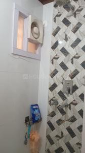 Bathroom Image of 580 Sq.ft 1 BHK Apartment / Flat for rent in Vasant Kunj New Delhi for Rs. 35000
