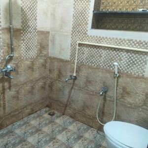 Bathroom Image of 750 Sq.ft 2 BHK Builder Floor for rent in Periyanaickenpalayam Coimbatore for Rs. 10000