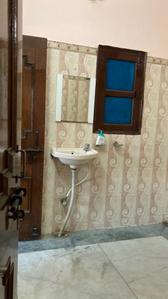 Bathroom Image of 1500 Sq.ft 2 BHK Builder Floor for rent in Jakhan Dehradun for Rs. 15500