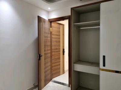 Bedroom Image of 1000 Sq.ft 3 BHK Apartment / Flat for sale in Suraj Vihar New Delhi for Rs. 8300000