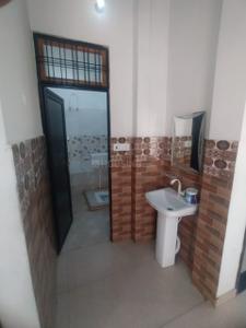 Bathroom Image of 2000 Sq.ft 2 BHK Builder Floor for rent in Vrindavan Yojana Lucknow for Rs. 15000