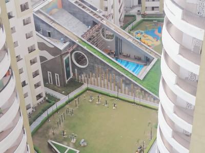 Balcony Image of 4000 Sq.ft 4 BHK Apartment / Flat for rent in Parx Laureate, Sector 108 Noida for Rs. 120000