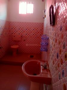Bathroom Image of 1500 Sq.ft 2 BHK Apartment / Flat for rent in Kamarchuburi Tezpur for Rs. 8500